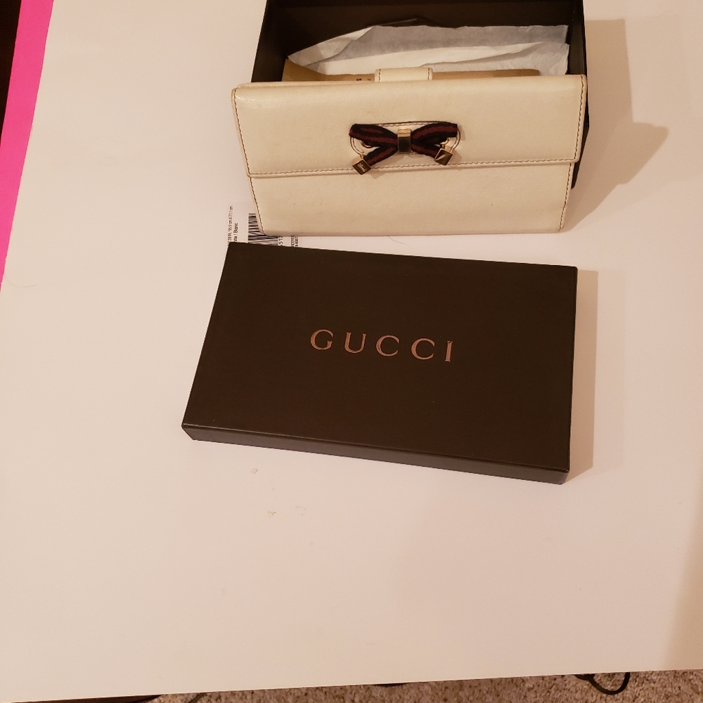 Beautiful Gucci female purse in good condition. - Picture 2 of 4